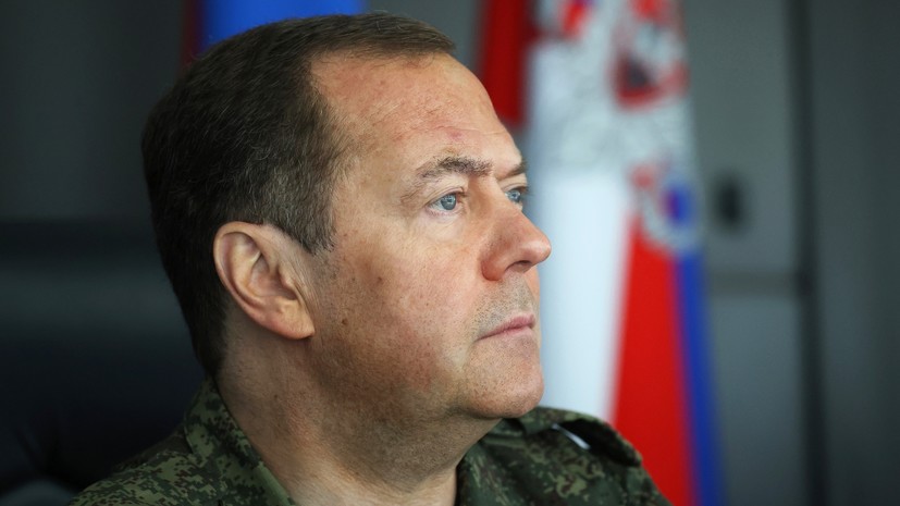 Медведев проверил набор контрактников во Владимирской области
