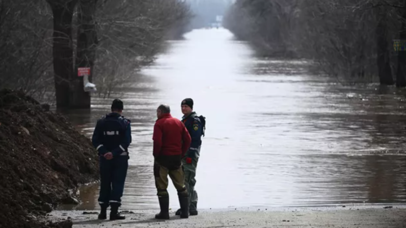 Мэр Салмин: уровень воды в реке Урал в Оренбурге приближается к 11 м