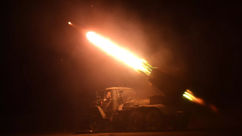МО: ВС России ночью нанесли массированный удар по объектам ТЭК Украины