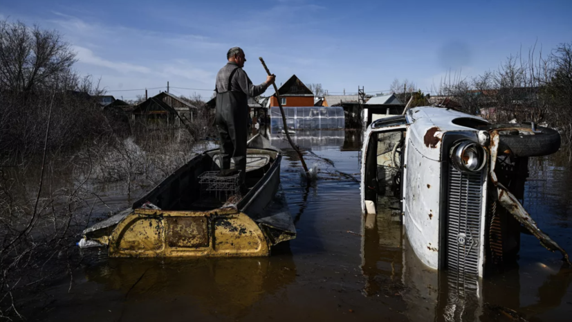 Власти: в Оренбургской области за сутки 1645 жилых домов освободилось от воды