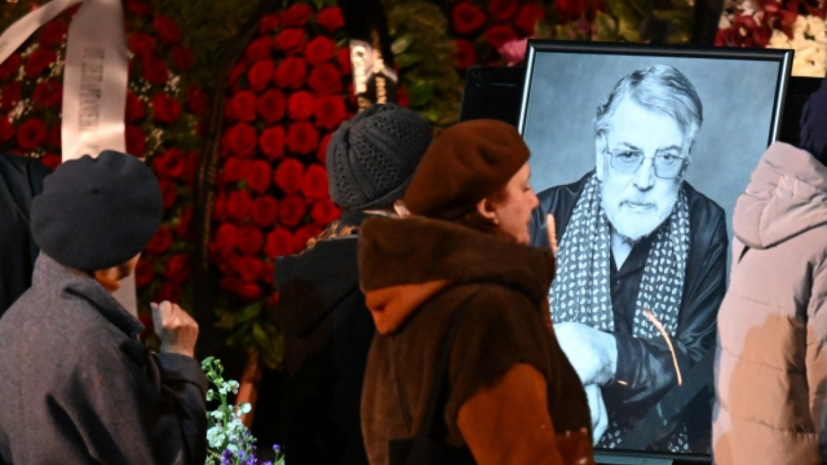 Урну с прахом Ширвиндта захоронили на Новодевичьем кладбище