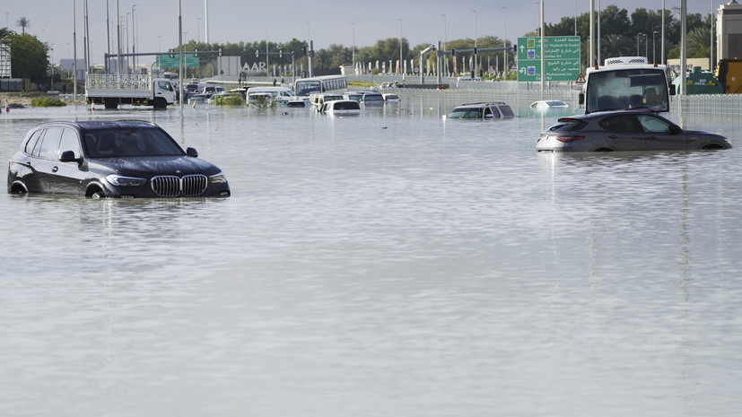 Около пяти тысяч россиян застряли в Дубае из-за наводнения