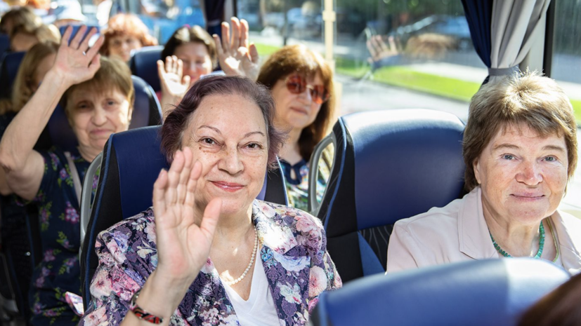 Для участников «Московского долголетия» разработали новые автобусные экскурсии