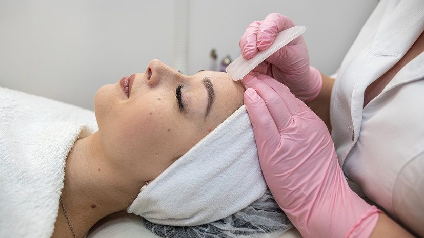 Реабилитолог Бондаренко: массаж гуаша не следует делать самостоятельно