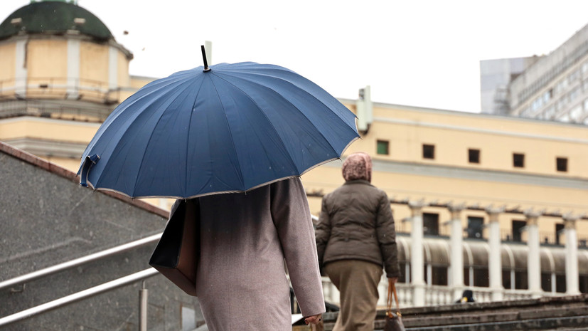 Синоптик Шувалов рассказал, что в Москве в воскресенье есть вероятность дождя