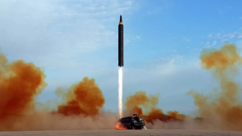 Запущенная КНДР ракета упала вне исключительной экономической зоны Японии