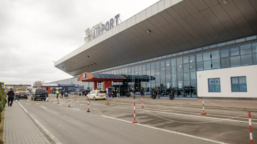 Зампред ЦИК Молдавии Постикэ перемещается по аэропорту Кишинёва без задержек