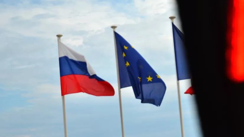 FT: с июня будет действовать лицензирование услуг для дочерних фирм ЕС в России