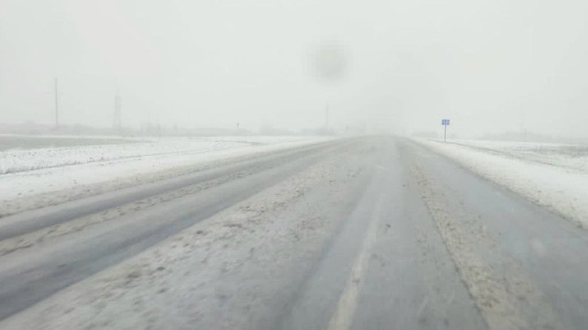 Водителей Кургана попросили быть внимательнее на дорогах из-за снегопада