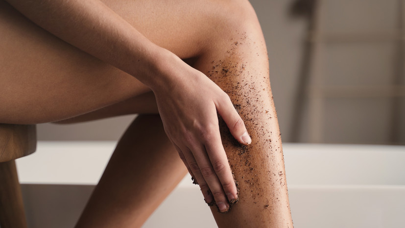 Косметолог Марченко предупредила, что скрабы и мочалки могут травмировать кожу