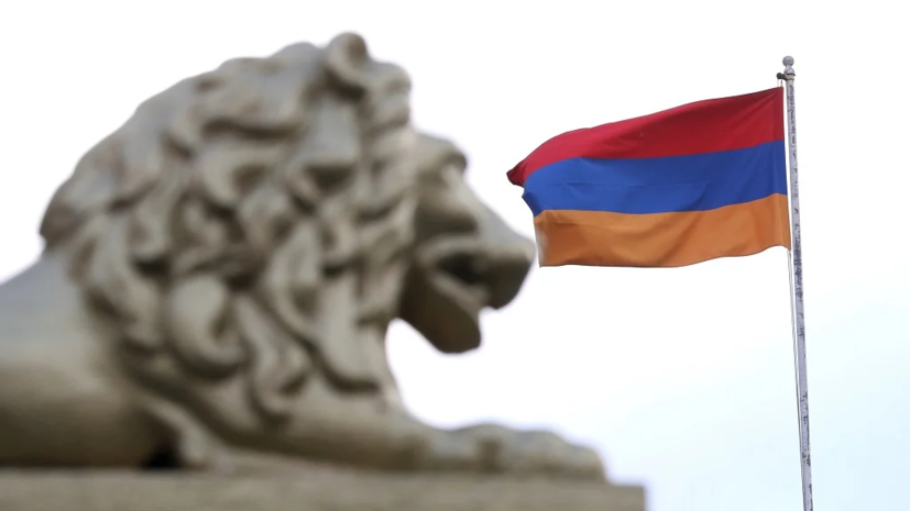 СК Армении завёл уголовное дело после видео с военными на протесте у границы