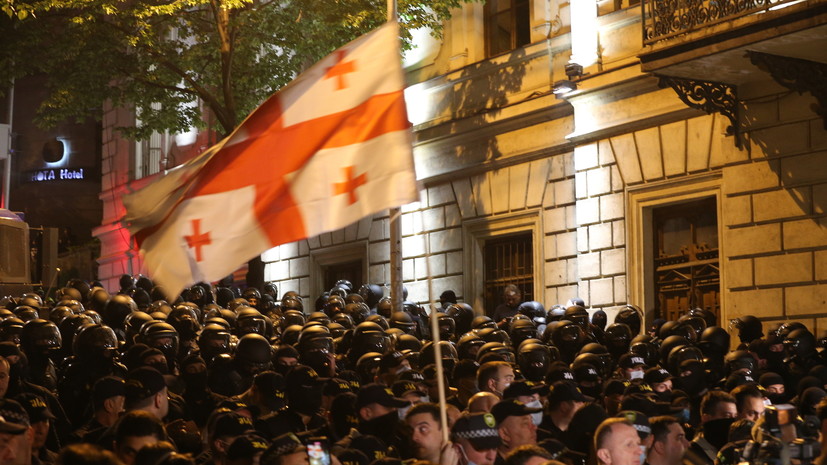 Парламент Грузии переходит на особый режим безопасности на фоне протестов