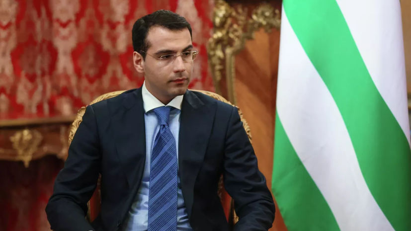 Главу МИД Абхазии Ардзинба отправили в отставку