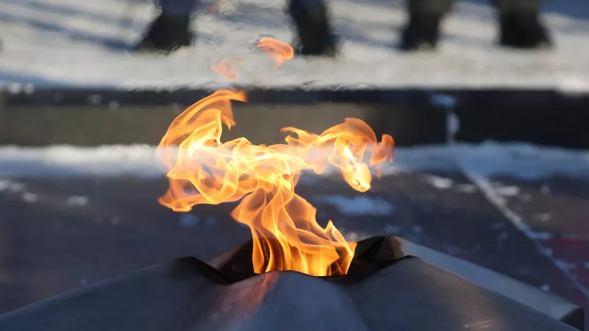 В ЯНАО привезли капсулу с частицей Вечного огня с Мамаева кургана