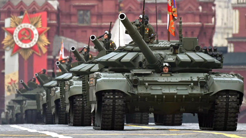 На Красной площади проходит парад ВС России в честь Дня Победы