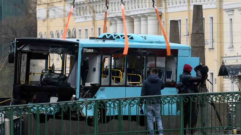 СК возбудил дело против главы компании — владельца упавшего в Мойку автобуса