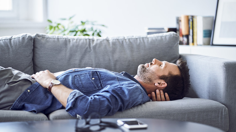 Сомнолог Царёва назвала дневной сон «вынужденной мерой»