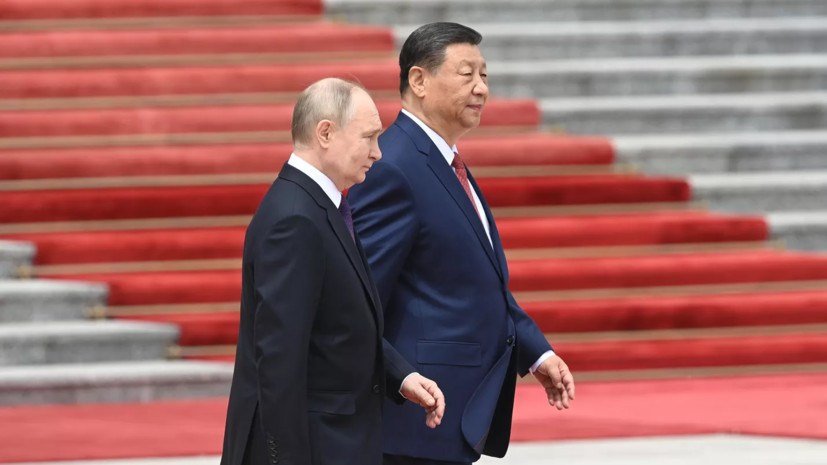 Путин и Си Цзиньпин продолжили неформальное общение в резиденции Чжуннаньхай