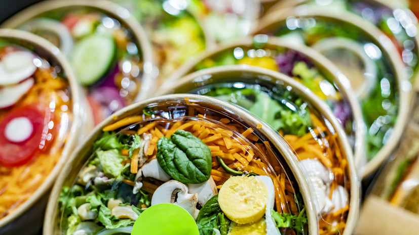 Гастроэнтеролог Чернова рассказала о недостатках готовой еды в контейнерах