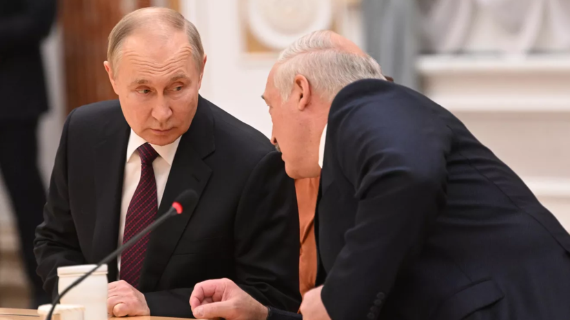 Лукашенко заявил, что обсудил с Путиным риски и угрозы на границах
