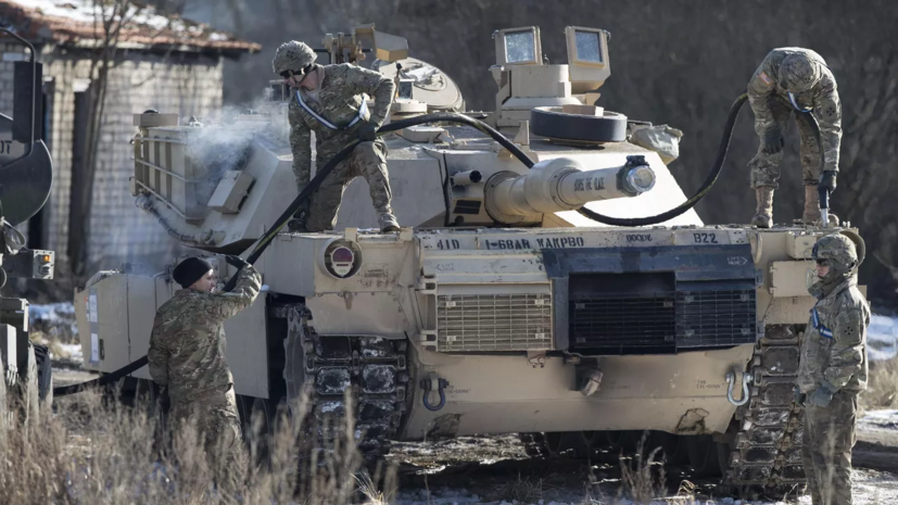«Военная хроника»: «мангалы» начали устанавливать на переданные ВСУ танки Abrams