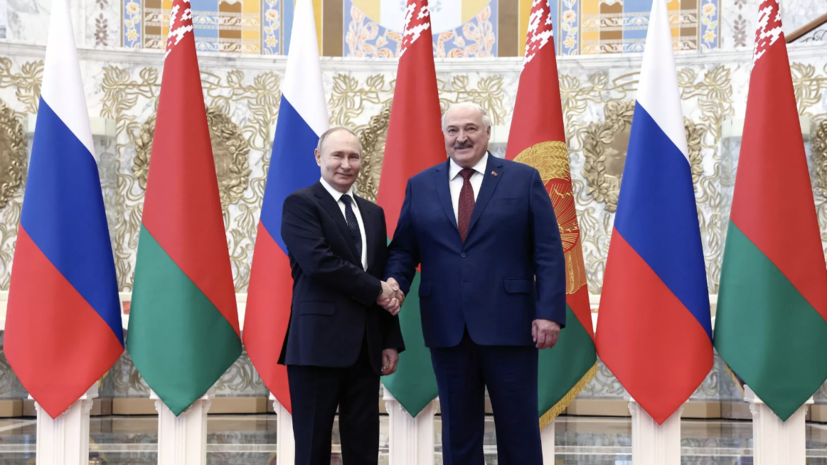 Путин пригласил Лукашенко в Россию