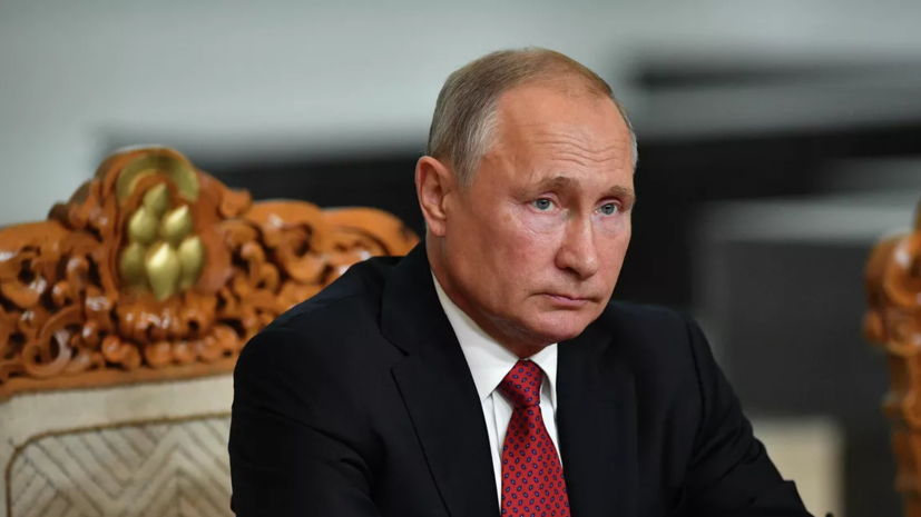 Путин установил лимит на денежные переводы физлиц