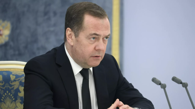 Медведев: конфликт России с Западом развивается по самому плохому сценарию