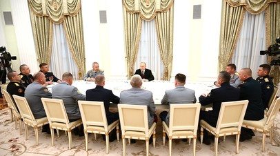 Чтобы задачи решались с минимальными потерями: Путин встретился с командирами участвующих в СВО подразделений