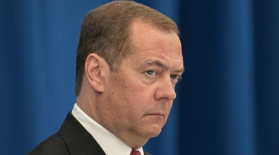 Медведев назвал целью учений в России отработку ответа на возможные атаки Запада