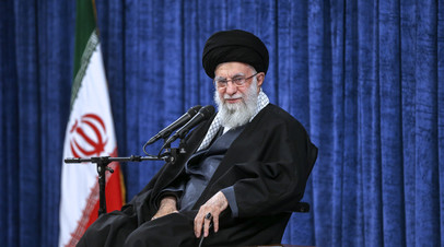 Хаменеи выразил надежду, что Раиси выжил после инцидента с вертолётом