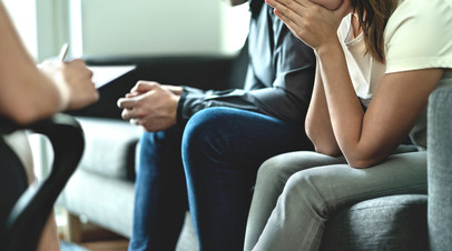 Бесплатные услуги психолога призвали предоставлять ряду семей на грани развода