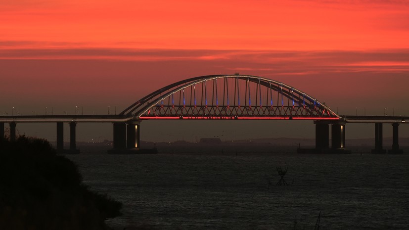 На Крымском мосту в ночь на 10 июня перекрывали движение транспорта