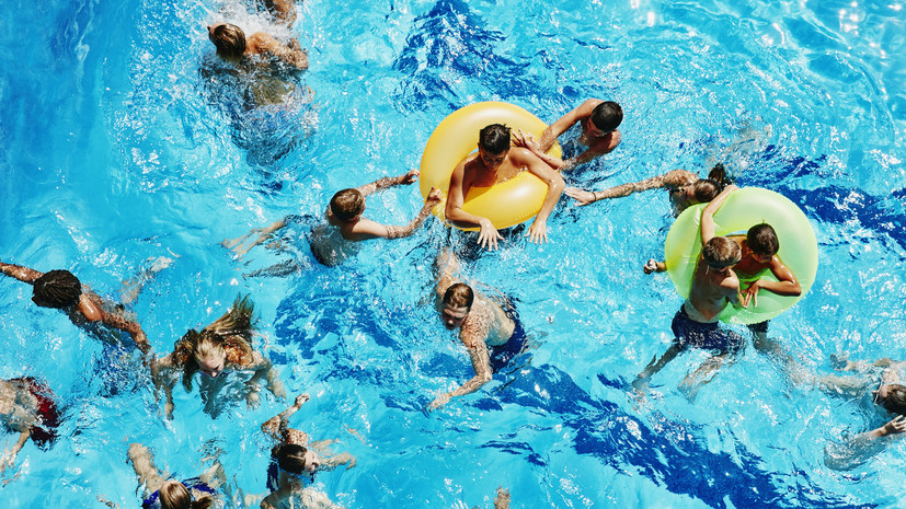 В России предлагают обязать школьников учиться плавать перед летними каникулами