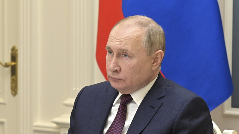 Путин поблагодарил МИД за работу в интересах страны и народа