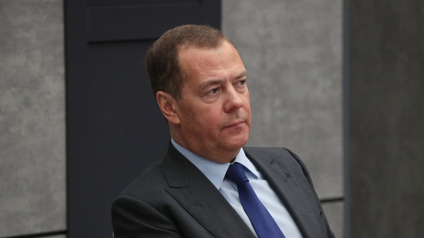 Медведев: экс-премьер Израиля Беннет выступал посредником по Украине в 2022 году