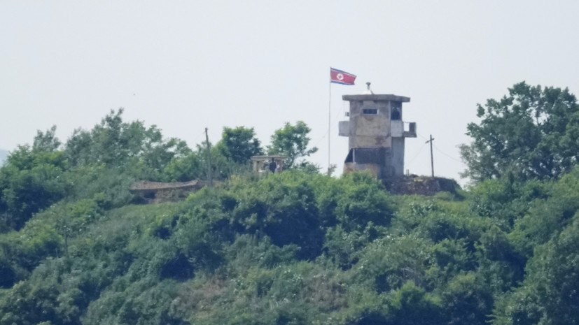 «Рёнхап»: военные КНДР строят стены и дороги в демилитаризованной зоне