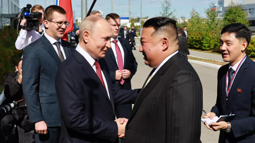 Путин подарил Ким Чен Ыну «Аурус», адмиральский кортик и чайный сервиз