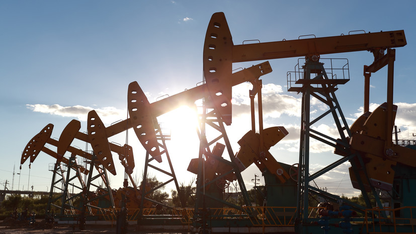 Аналитик: цены на нефть остаются на очень комфортных для России уровнях