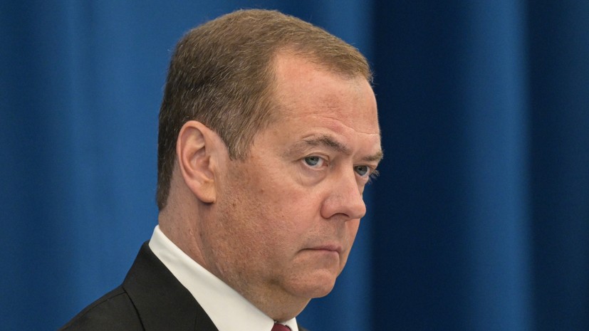 Медведев: Зеленский узурпировал власть на Украине