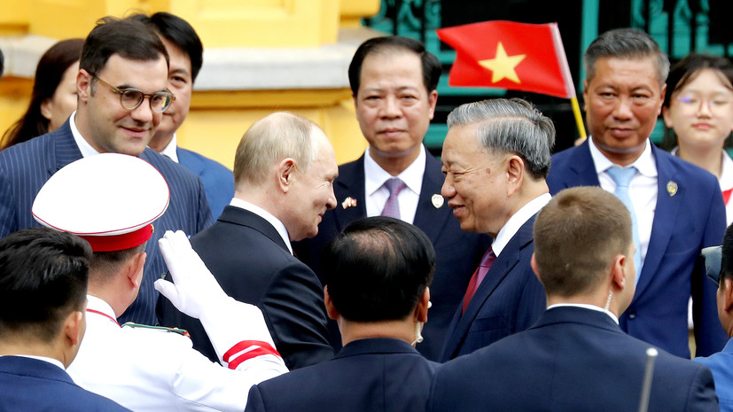 Песков назвал результативными поездки Путина в КНДР и Вьетнам