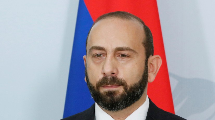 Глава МИД Армении обсудил вопросы партнёрства с Боррелем