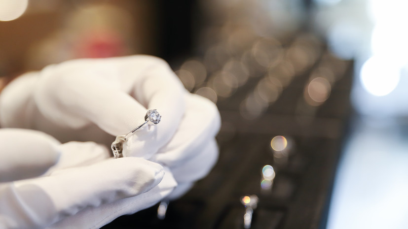 РИА Новости: Гонконг нарастил закупки российских алмазов в 18 раз