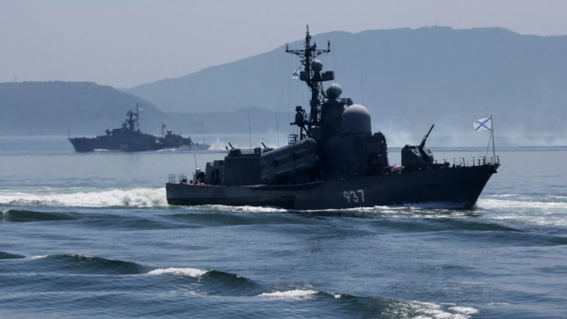 Военные корабли Каспийской флотилии ВМФ России покинули бакинский порт
