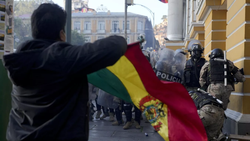 Боливия отозвала посла в Аргентине после слов о госперевороте