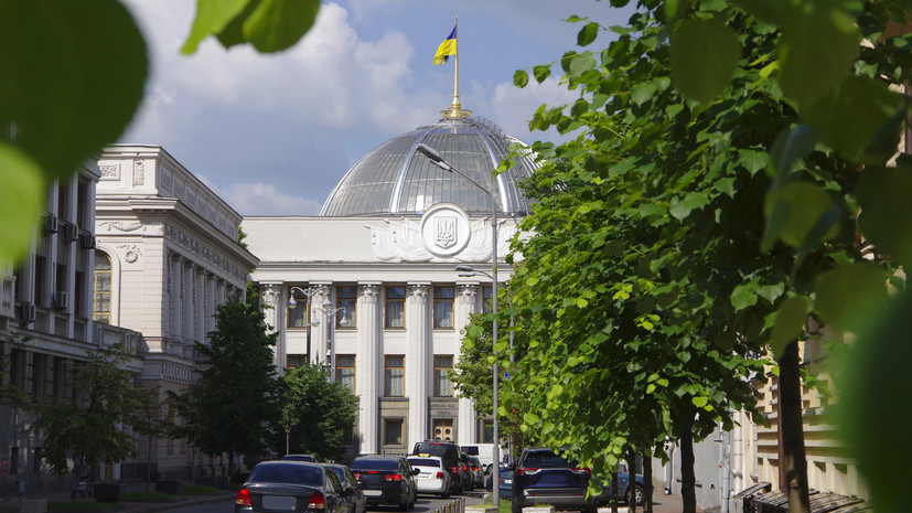 Кабмин Украины разрешил расширить бронь от мобилизации для чиновников