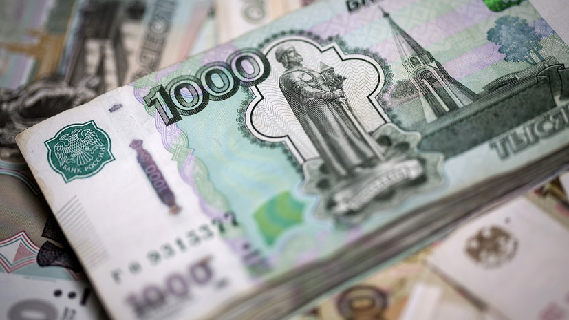 «Для людей, которые продолжают вносить вклад в развитие страны»: Совфед одобрил индексацию пенсий работающим россиянам