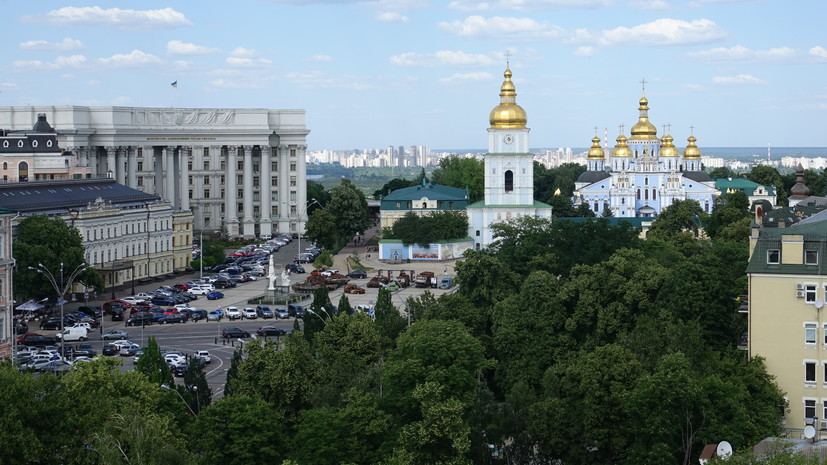 Военкомы с собаками блокируют крупные районы Киева для отлова военнообязанных