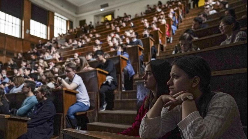 Педагог Подсухина рассказала студентам о подготовке к жизни в университете