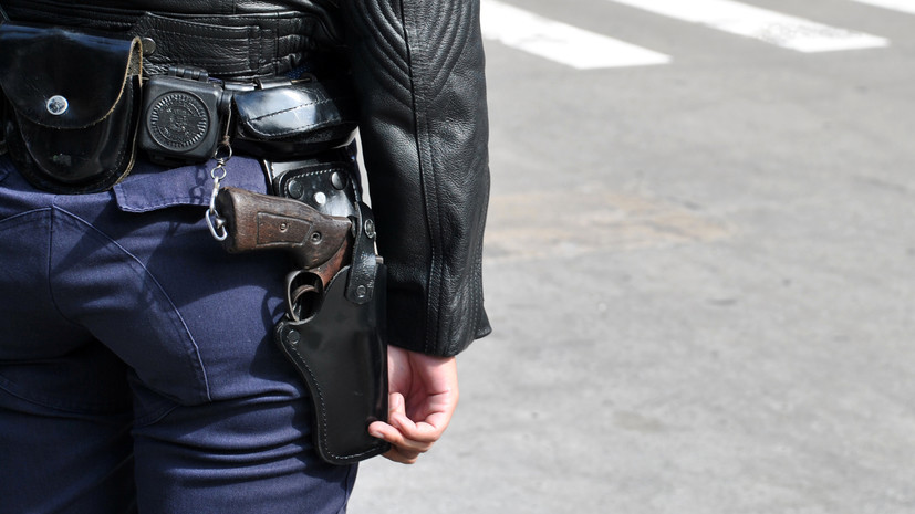 Полицейский выстрелил в ногу вратарю в Бразилии